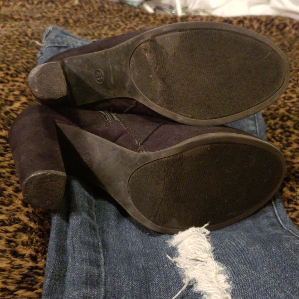 Mossimo  Black Buckle Suede Booties Sz 8.5 - Picture 8 of 12
